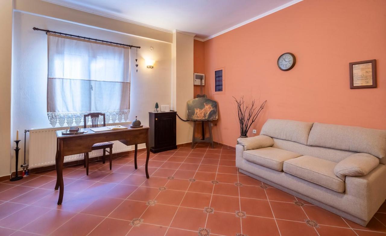 Odos Oneiron Apartment Arachova Bagian luar foto