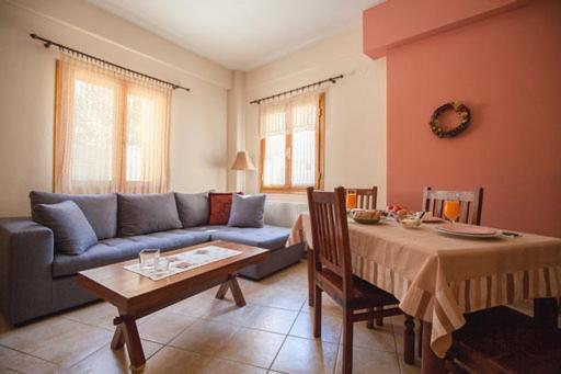 Odos Oneiron Apartment Arachova Bagian luar foto